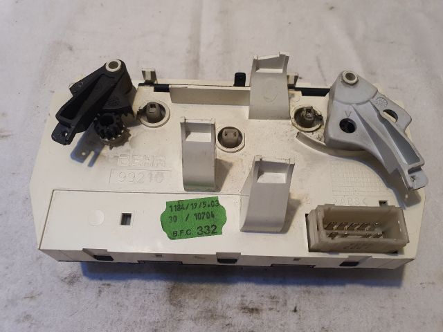 bontott PEUGEOT 206 Fűtéskapcsoló (Nem klímás)