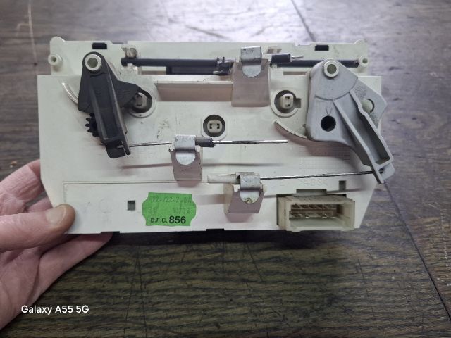 bontott PEUGEOT 206 Fűtéskapcsoló (Nem klímás)