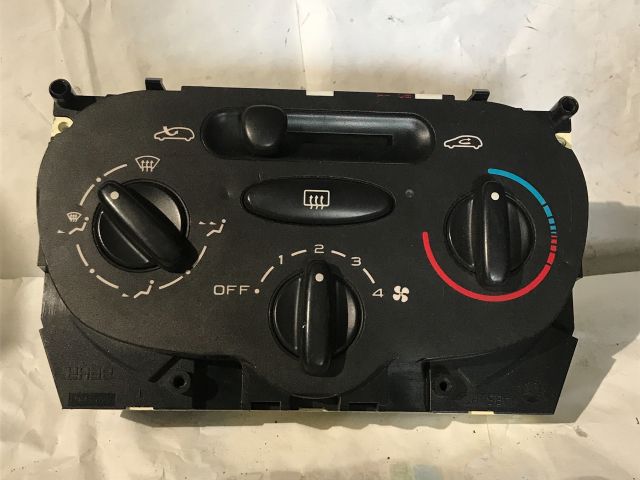 bontott PEUGEOT 206 Fűtéskapcsoló (Nem klímás)