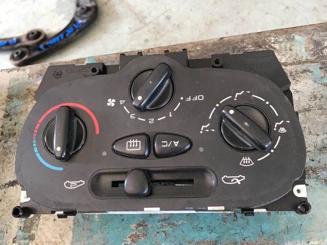 bontott PEUGEOT 206 Fűtéskapcsoló