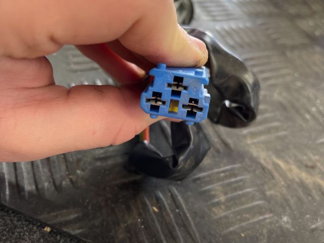 bontott PEUGEOT 206 Gyújtáskapcsoló Házzal