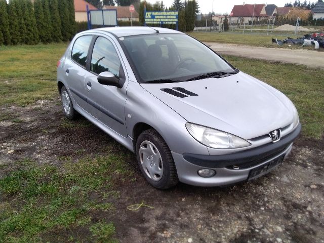 bontott PEUGEOT 206 Hátsó középső Biztonsági Öv Csat