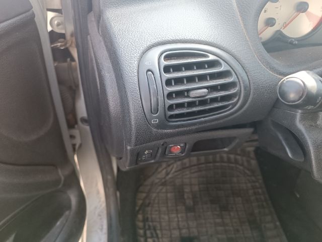 bontott PEUGEOT 206 Hátsó középső Biztonsági Öv