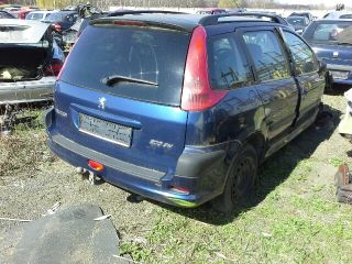 bontott PEUGEOT 206 Hátsó középső Fejtámla