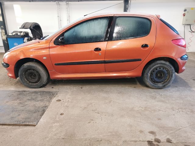 bontott PEUGEOT 206 Hátsó Lökhárító (Üresen)