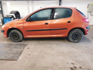 bontott PEUGEOT 206 Hátsó Lökhárító (Üresen)
