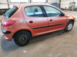 bontott PEUGEOT 206 Hátsó Lökhárító (Üresen)