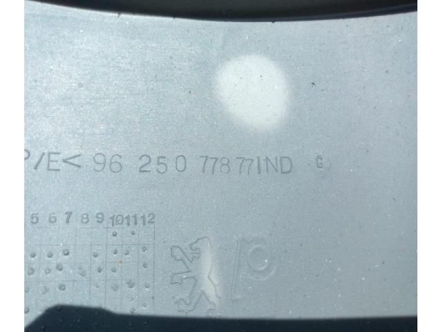 bontott PEUGEOT 206 Hátsó Lökhárító (Üresen)