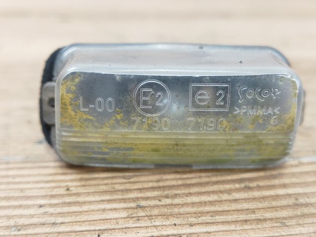 bontott PEUGEOT 206 Hátsó Rendszámtábla Világítás