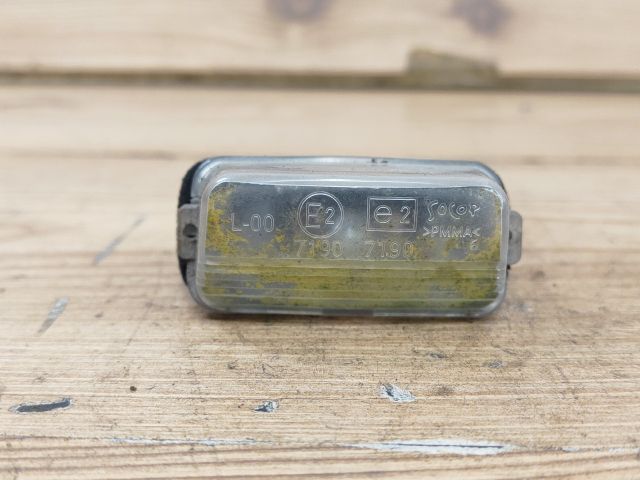 bontott PEUGEOT 206 Hátsó Rendszámtábla Világítás