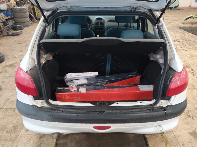 bontott PEUGEOT 206 Hátsó Rendszámtábla Világítás