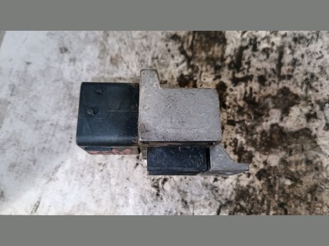 bontott PEUGEOT 206 Izzító Relé