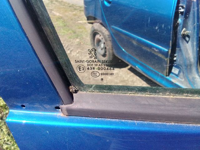 bontott PEUGEOT 206 Jobb első Ablak