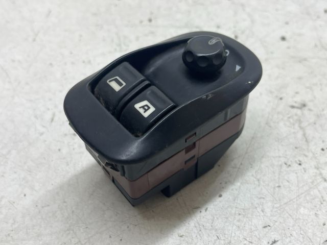 bontott PEUGEOT 206 Jobb első Ablakemelő Kapcsoló