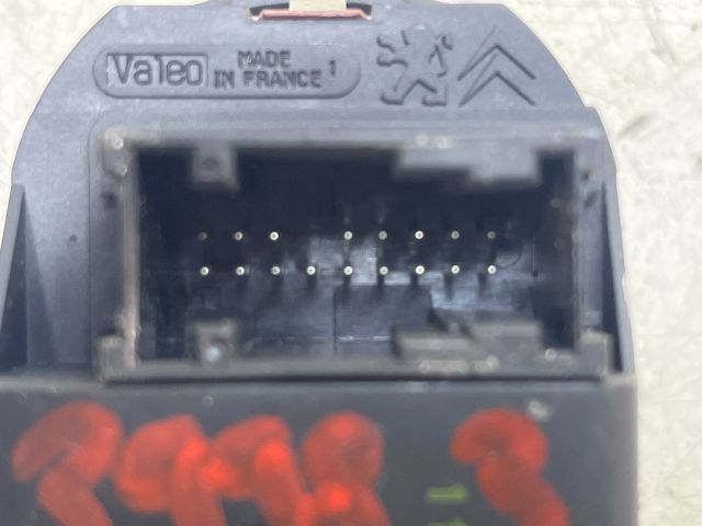 bontott PEUGEOT 206 Jobb első Ablakemelő Kapcsoló