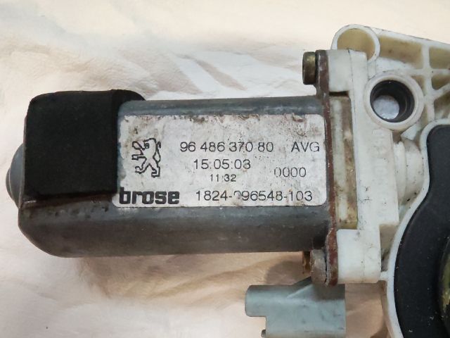 bontott PEUGEOT 206 Jobb első Ablakemelő Motor