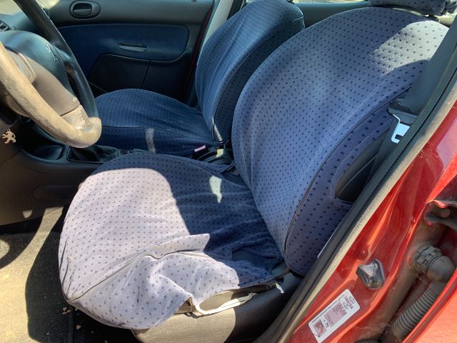 bontott PEUGEOT 206 Jobb első Ajtó Kárpit