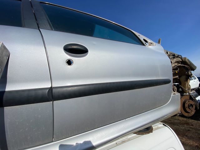 bontott PEUGEOT 206 Jobb első Ajtó (Üres lemez)