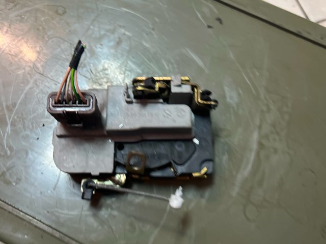 bontott PEUGEOT 206 Jobb első Ajtózár