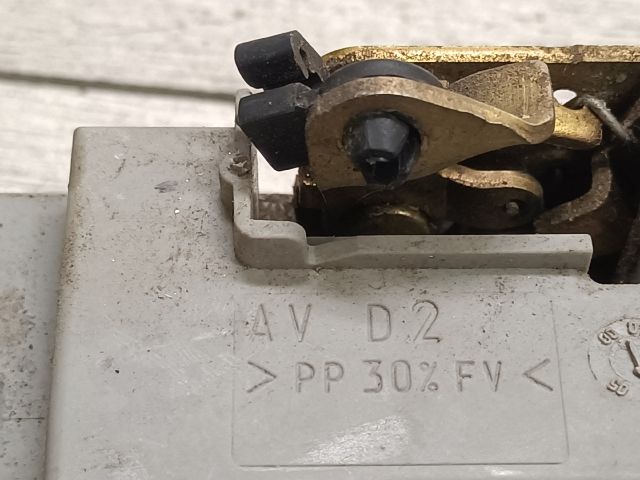 bontott PEUGEOT 206 Jobb első Ajtózár