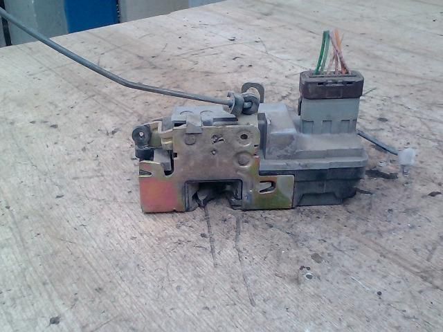 bontott PEUGEOT 206 Jobb első Ajtózár