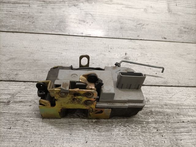 bontott PEUGEOT 206 Jobb első Ajtózár