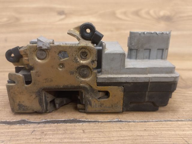 bontott PEUGEOT 206 Jobb első Ajtózár