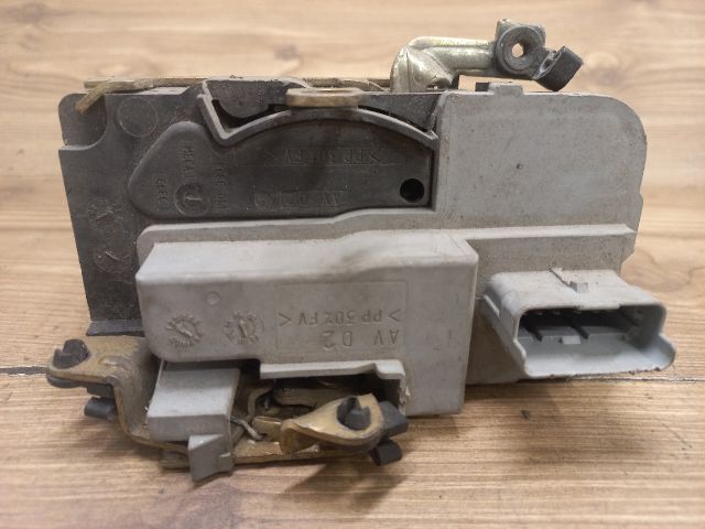 bontott PEUGEOT 206 Jobb első Ajtózár