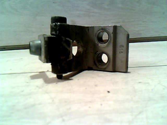 bontott PEUGEOT 206 Jobb első Alsó Zsanér