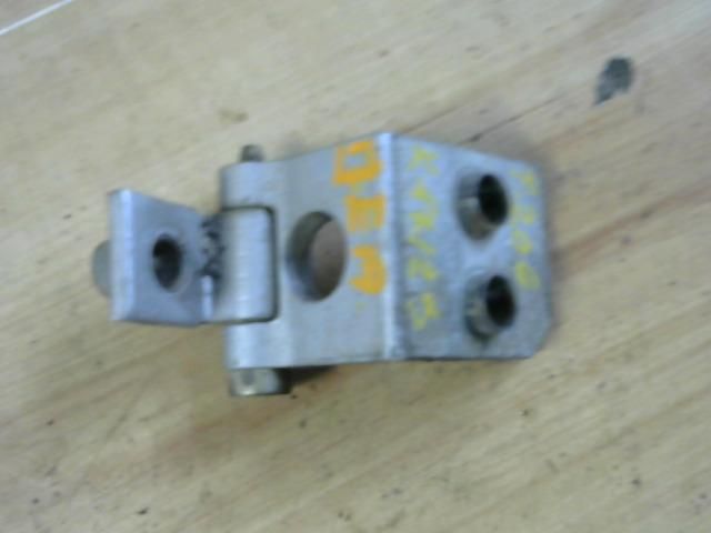 bontott PEUGEOT 206 Jobb első Alsó Zsanér