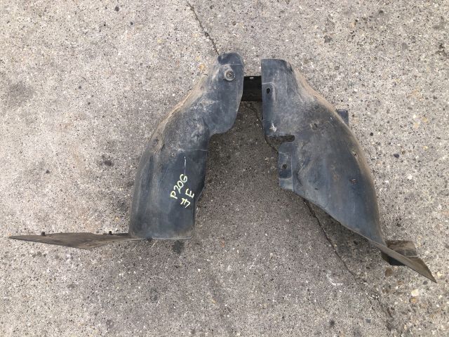 bontott PEUGEOT 206 Jobb első Dobbetét (Kerékjárati, Műanyag)