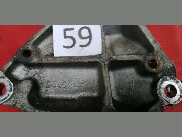 bontott PEUGEOT 206 Jobb első Féltengely Tartó