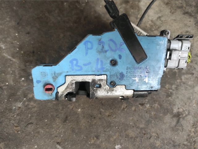 bontott PEUGEOT 206 Jobb első Központizár Motor