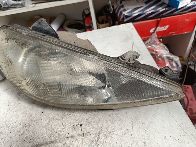 bontott PEUGEOT 206 Jobb Fényszóró