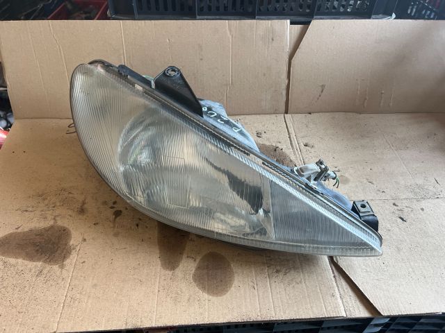 bontott PEUGEOT 206 Jobb Fényszóró