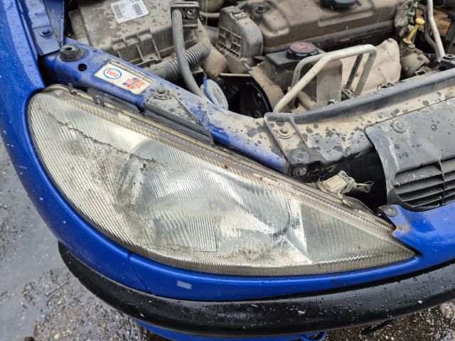 bontott PEUGEOT 206 Jobb Fényszóró