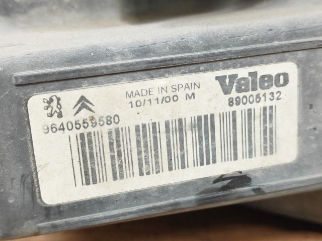 bontott PEUGEOT 206 Jobb Fényszóró