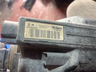 bontott PEUGEOT 206 Jobb Fényszóró