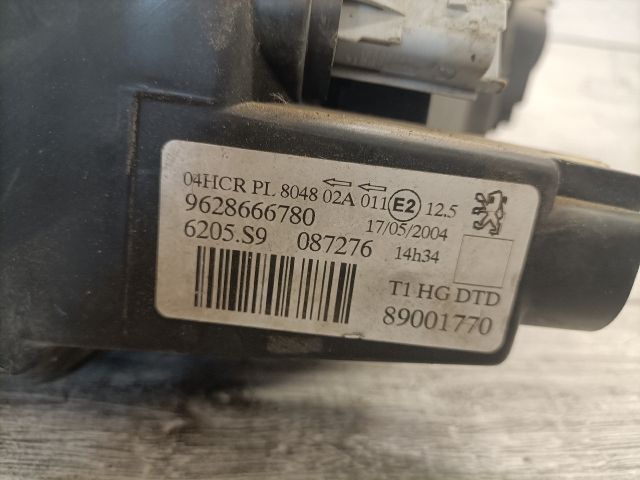 bontott PEUGEOT 206 Jobb Fényszóró