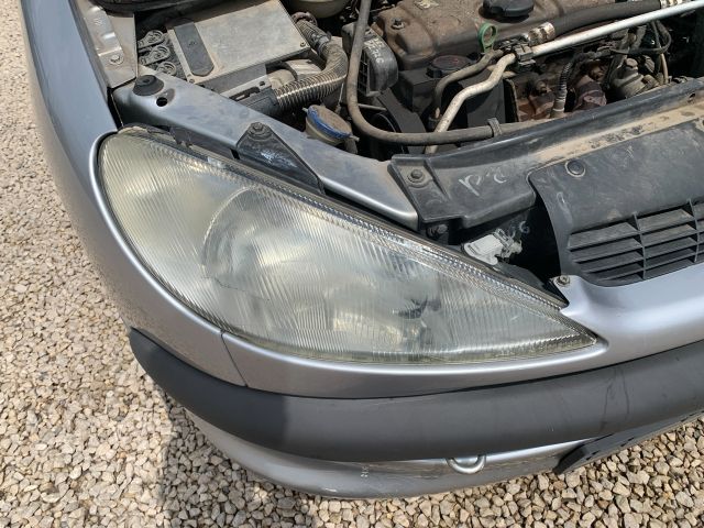 bontott PEUGEOT 206 Jobb Fényszóró