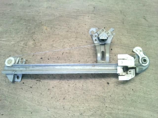 bontott PEUGEOT 206 Jobb hátsó Ablakemelő Szerkezet (Mechanikus)