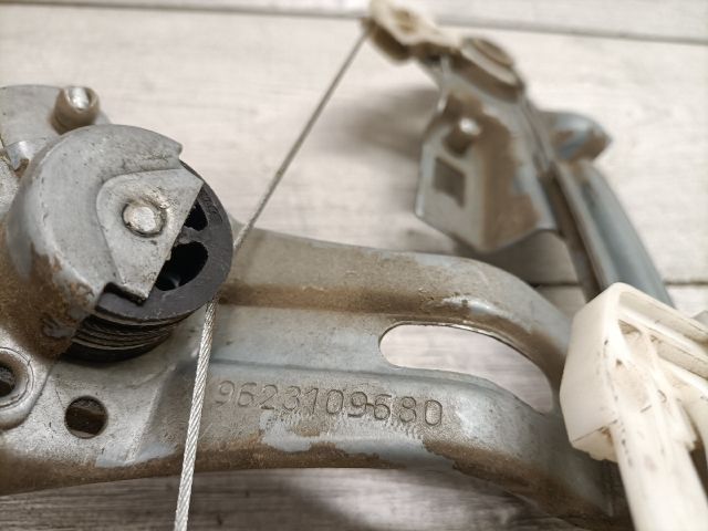 bontott PEUGEOT 206 Jobb hátsó Ablakemelő Szerkezet (Mechanikus)