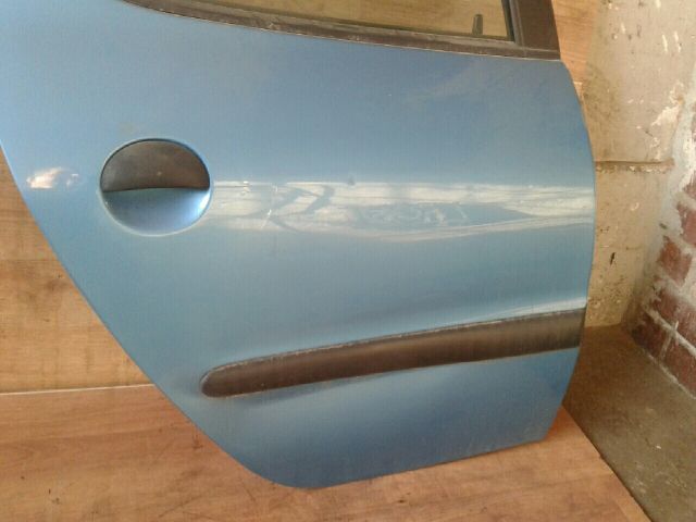 bontott PEUGEOT 206 Jobb hátsó Ajtó (Részeivel)