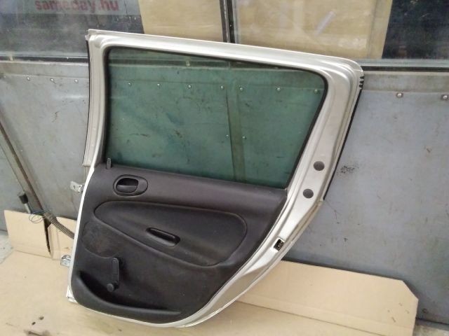 bontott PEUGEOT 206 Jobb hátsó Ajtó (Részeivel)