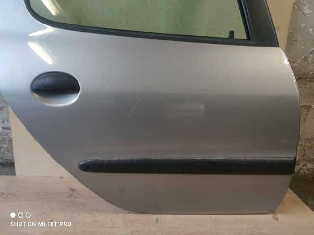 bontott PEUGEOT 206 Jobb hátsó Ajtó (Részeivel)