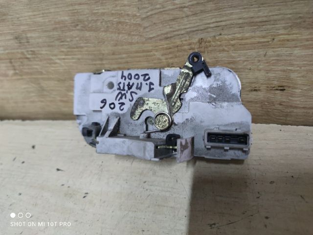 bontott PEUGEOT 206 Jobb hátsó Ajtózár