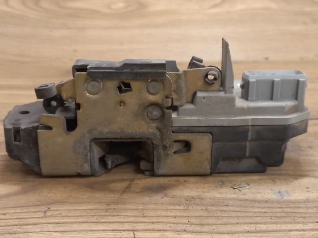 bontott PEUGEOT 206 Jobb hátsó Ajtózár