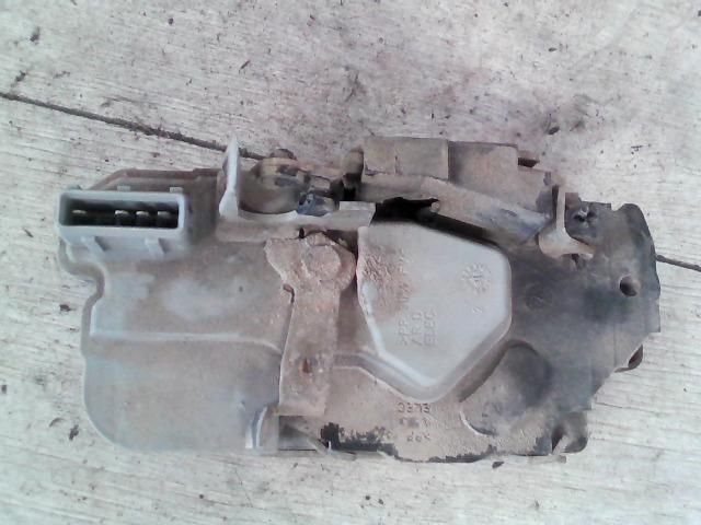 bontott PEUGEOT 206 Jobb hátsó Ajtózár