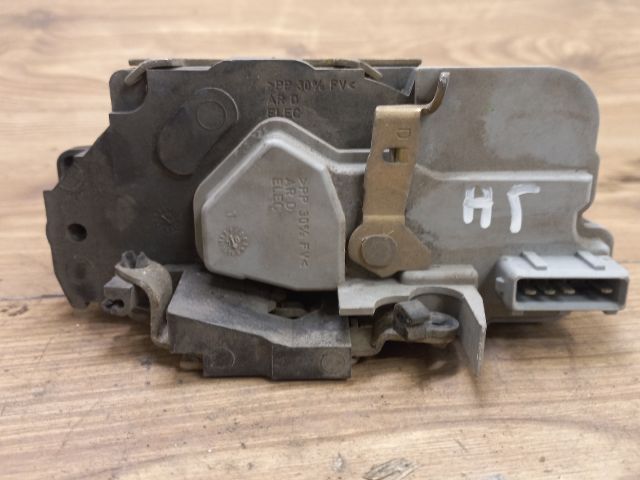 bontott PEUGEOT 206 Jobb hátsó Ajtózár