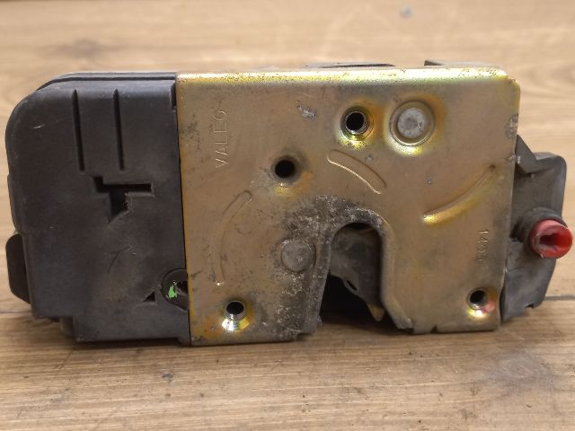 bontott PEUGEOT 206 Jobb hátsó Ajtózár